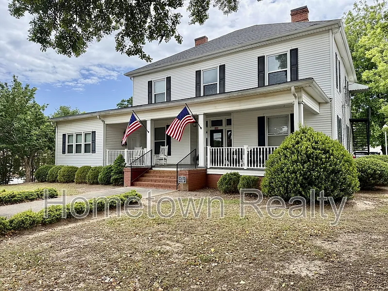 1 bed, 1.0 bath, 750 sqft, $975 — Photo 2