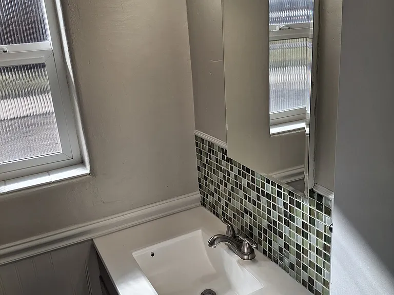 1535 Hudson St #6 — Photo 6