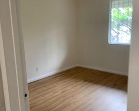 3rd image of 7906 S San Pedro St APT 4