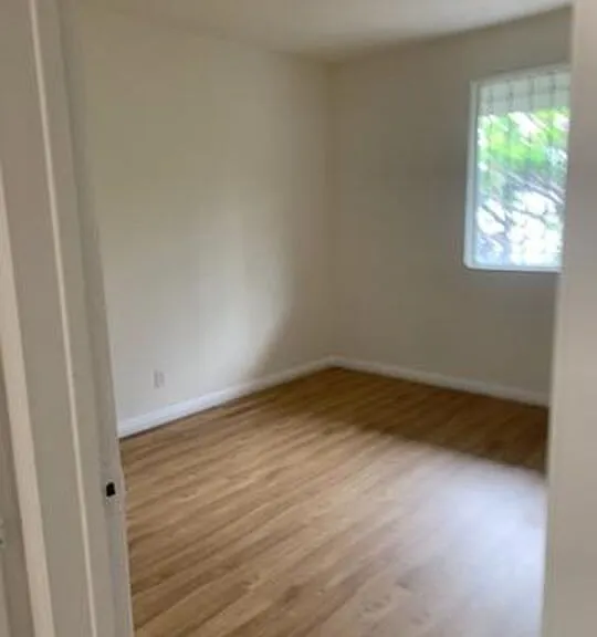 7906 S San Pedro St #4 — Photo 3