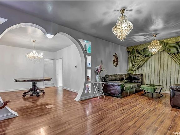 3rd image of 185 Crocker St #1