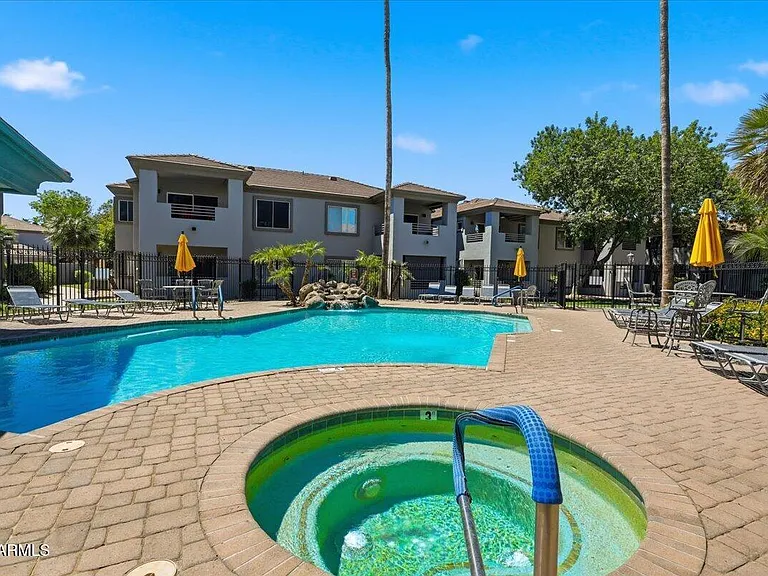 7401 W Arrowhead Clubhouse Dr #2083 — Photo 21