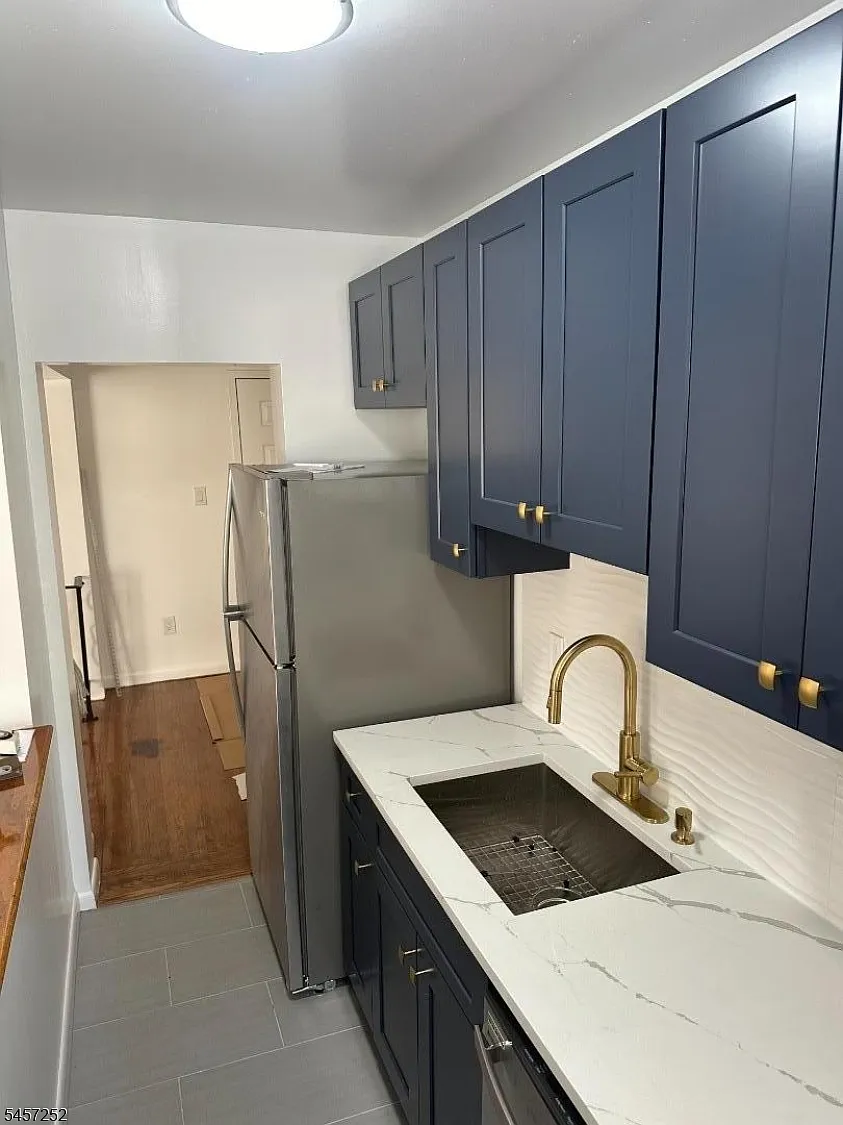 1 bed, 1.0 bath, $1,800 — Photo 4
