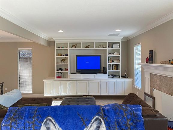 4th image of 2042 Angelico Cir