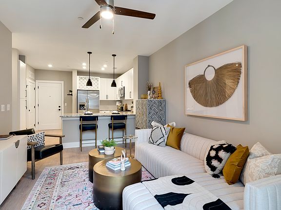 Margaux Midtown Lincoln Property-3JPG