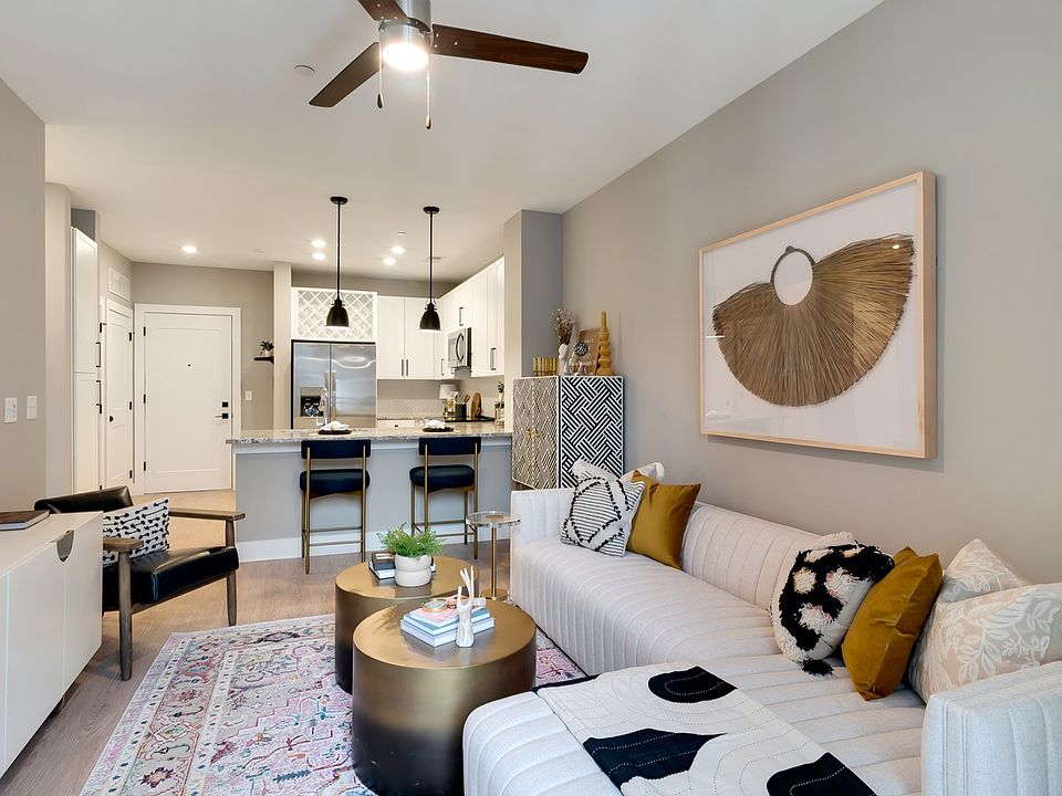 Margaux Midtown Lincoln Property-3JPG