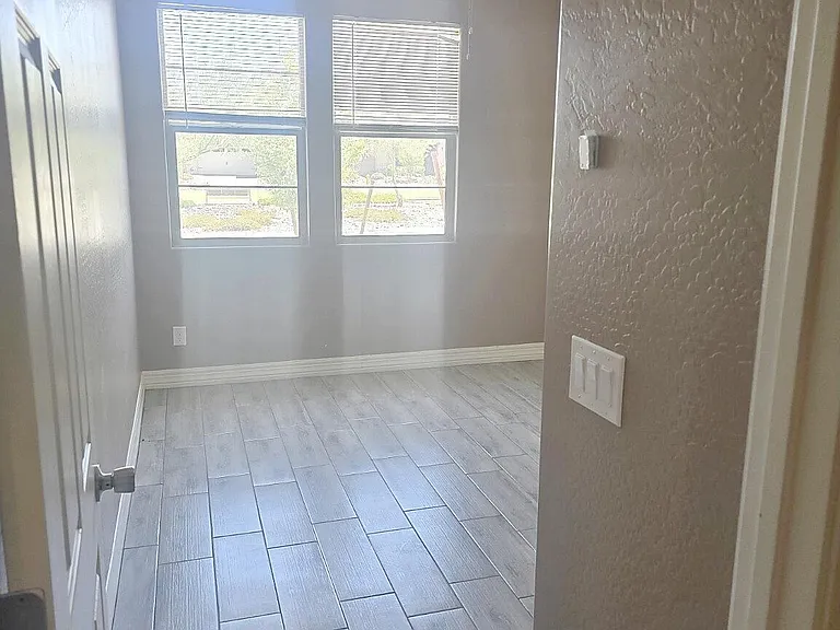 16792 W Gwen St — Photo 5