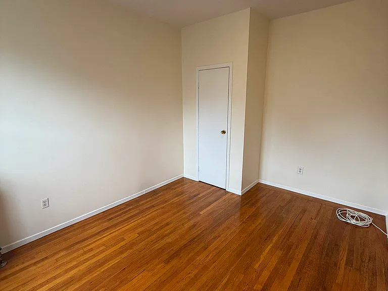 565 W 188th St #51 — Photo 2