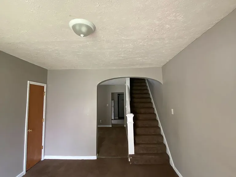 1301 N Olney St — Photo 3