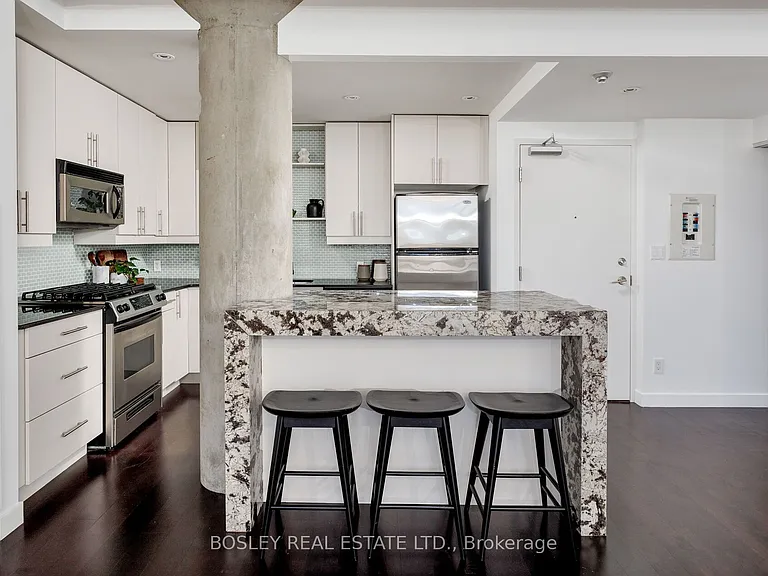 42 Camden St #703 — Photo 6