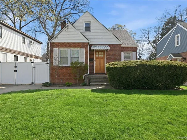 450 Linden Street, West Hempstead, NY 11552