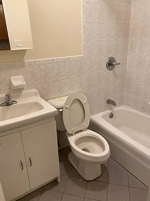 Rented by One New York Realty Inc | media 26