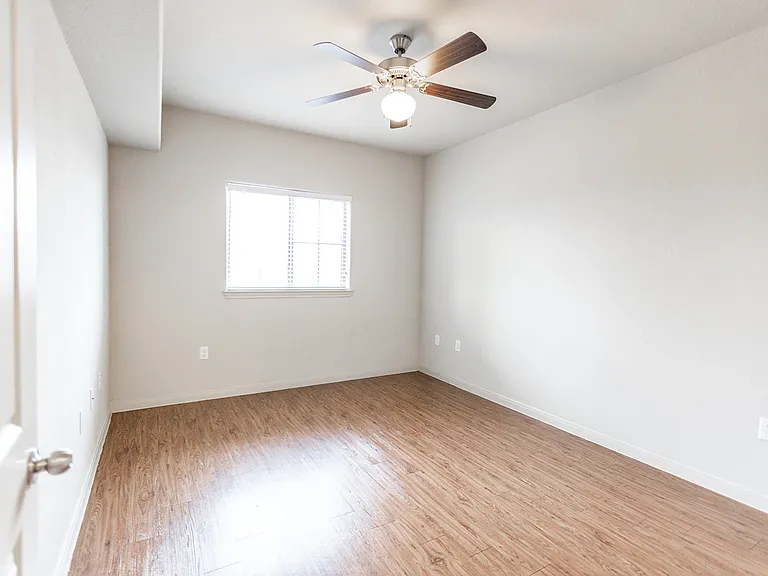 Freedom Hills Ranch Apartments — Photo 81