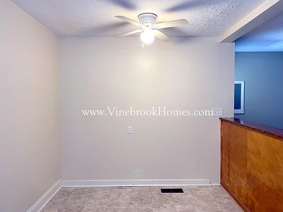 3rd image of 2030 Fairport Ave