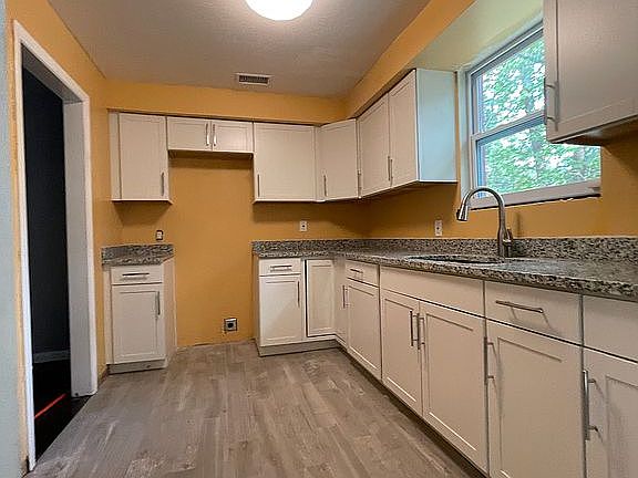 3rd image of 1136 W 28th St