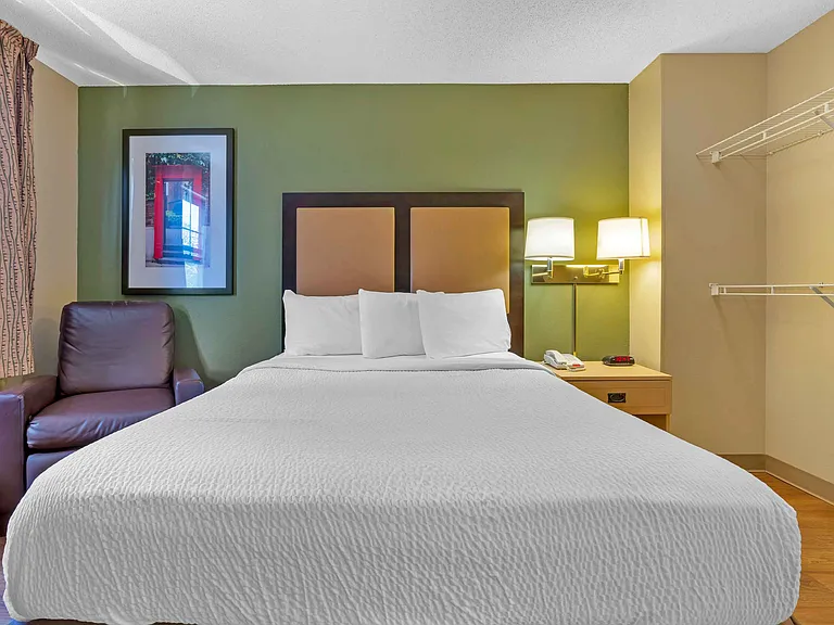Studio Suite - 1 Queen Bed
