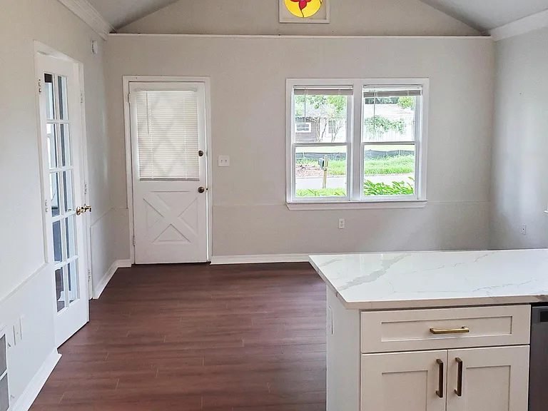 1801 Karolina Ave — Photo 4