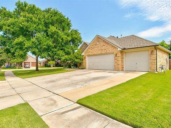 2nd image of 5101 Birch Grove Ln