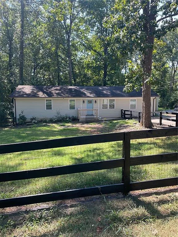 4 bed, 2.0 bath, 1488 sqft, $4,500 — Photo 1
