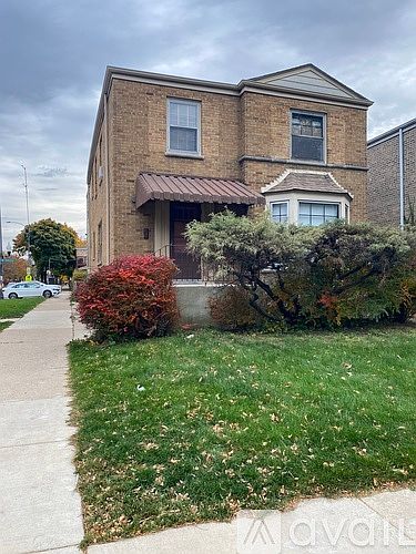 1st image of 4401 W Wrightwood Ave Unit 2