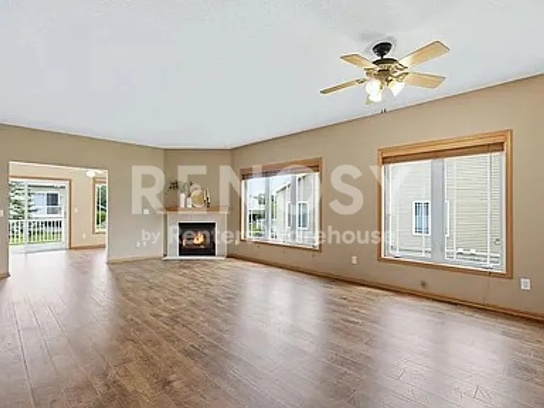 6452 Maclaren Ave NE — Photo 3