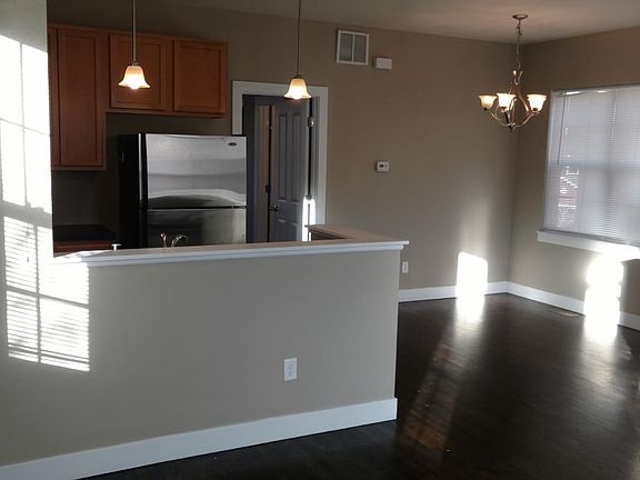 2nd image of 3370 Central Park Blvd