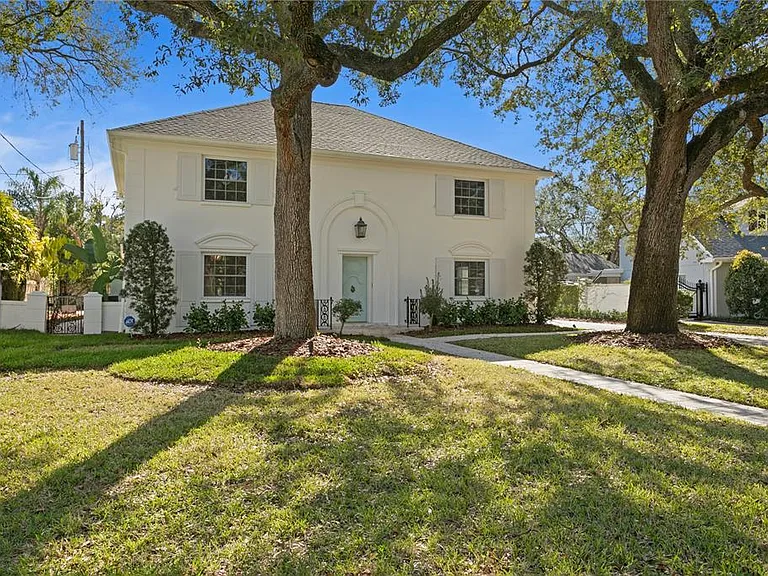 4704 W Brookwood Dr — Photo 1