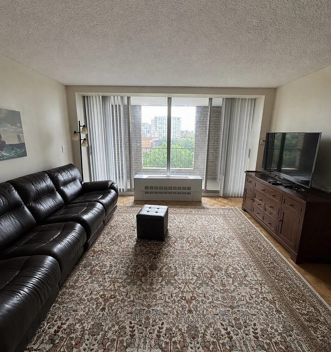 2 bed, 2.0 bath, 1300 sqft, $4,000 — Photo 3