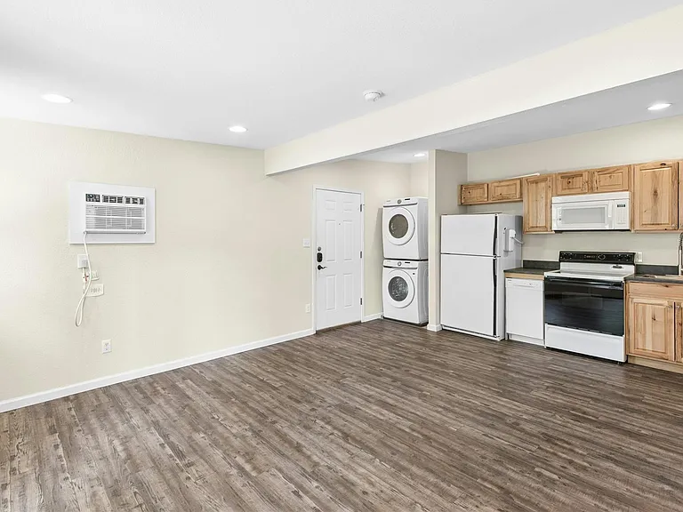 904 Philco Dr #B — Photo 7