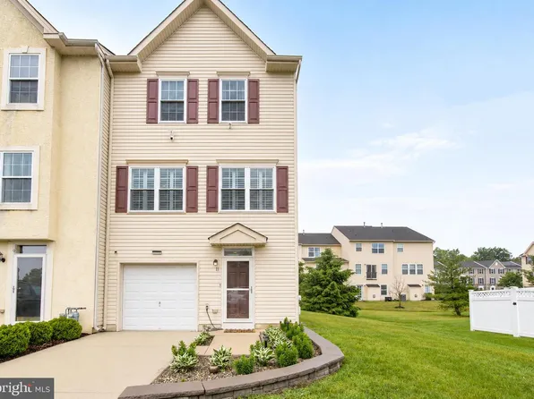 11 Candlestick Ln, Sicklerville, NJ 08081