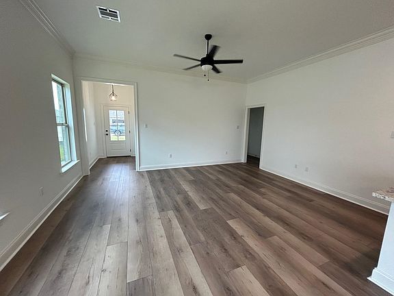 5th image of 1405 Tina St