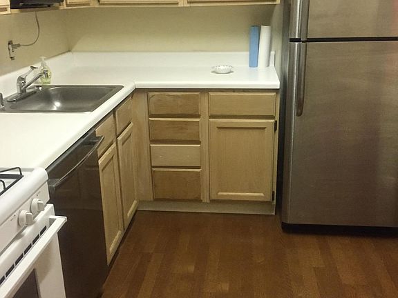 3rd image of 852 College Pkwy