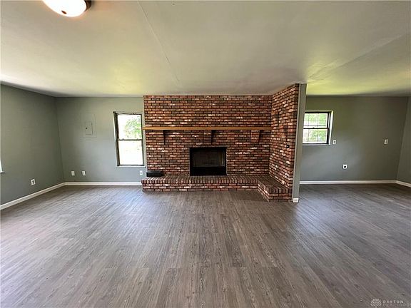 3rd image of 2220 Kildare Ave