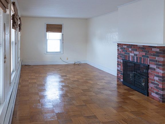 5th image of 34 Stevens Ave #1