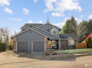 552 E 5th St, La Center, WA