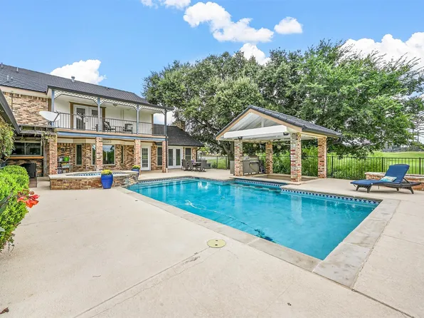 1502 Inverness Rd, Mansfield, TX 76063
