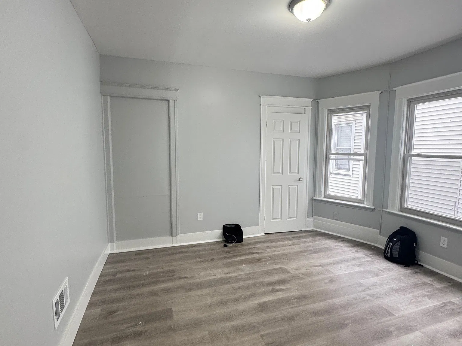112 S Arlington Ave — Photo 2