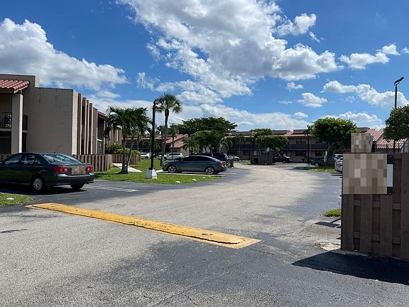 4th image of 350 W Park Dr APT 103