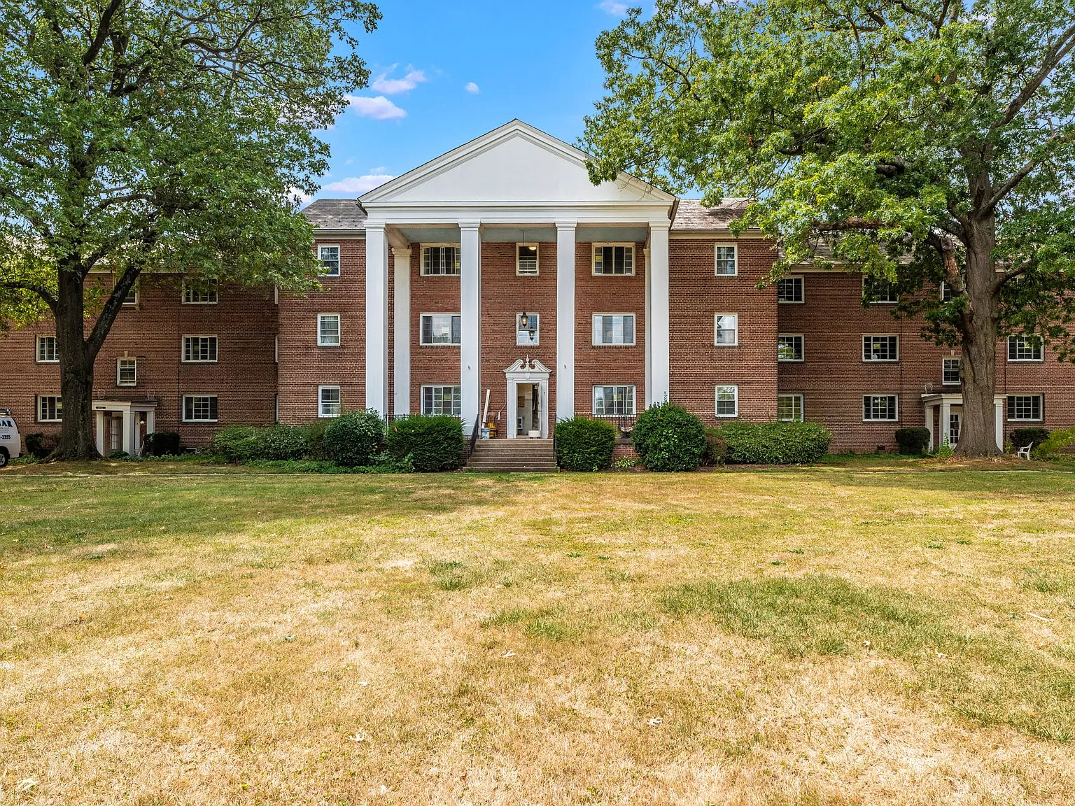 Parkview — Photo 3