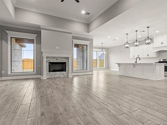 2nd image of 2508 S View Dr