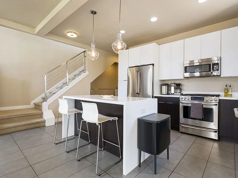 Kitchen ft waterfall countertop