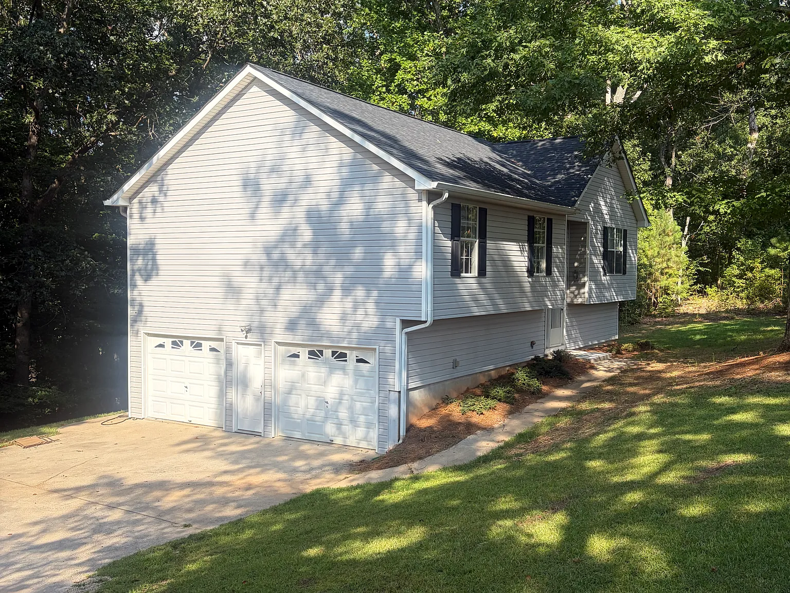 3 bed, 1750 sqft, $1,950 — Photo 2