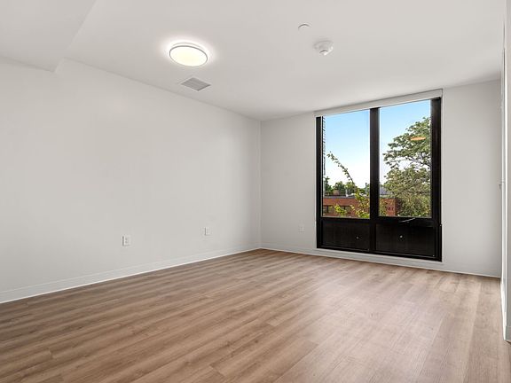 5th image of 280 Western Ave #304