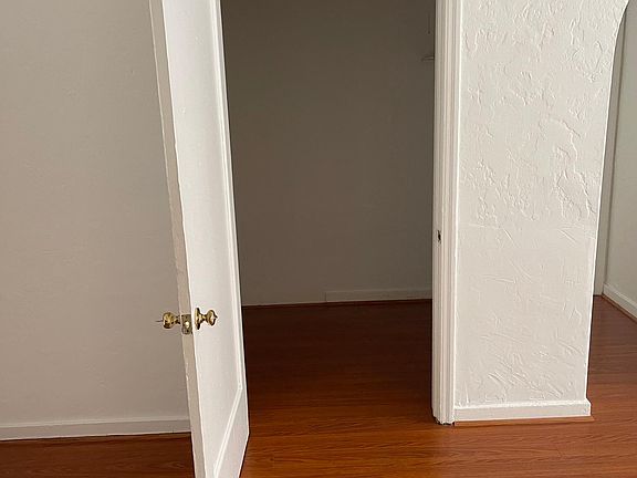 2nd image of 625 S Dunsmuir Ave #210