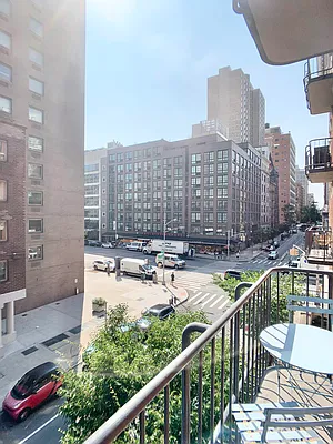 Rented by A Space Realty NY LLC | media 22