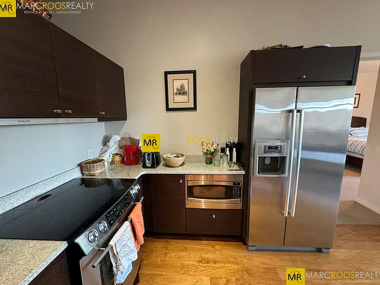 285 Columbus Ave — Photo 12