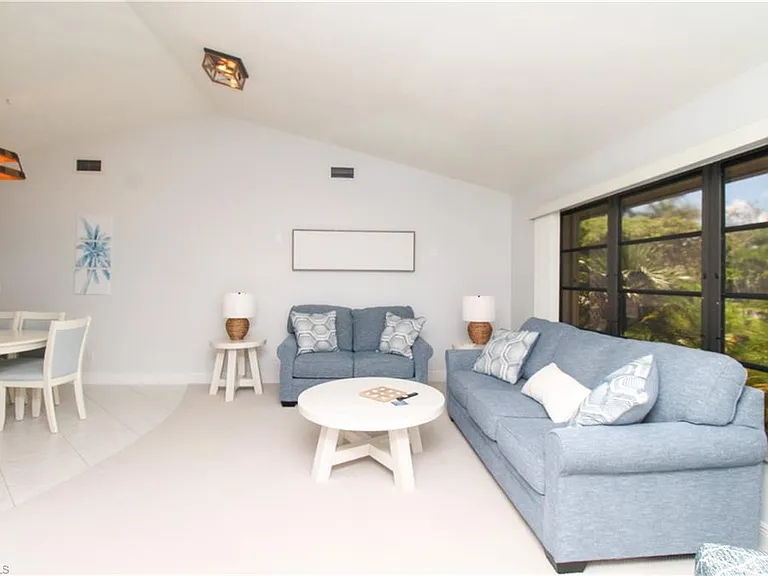 213 Bay Meadows Dr — Photo 10