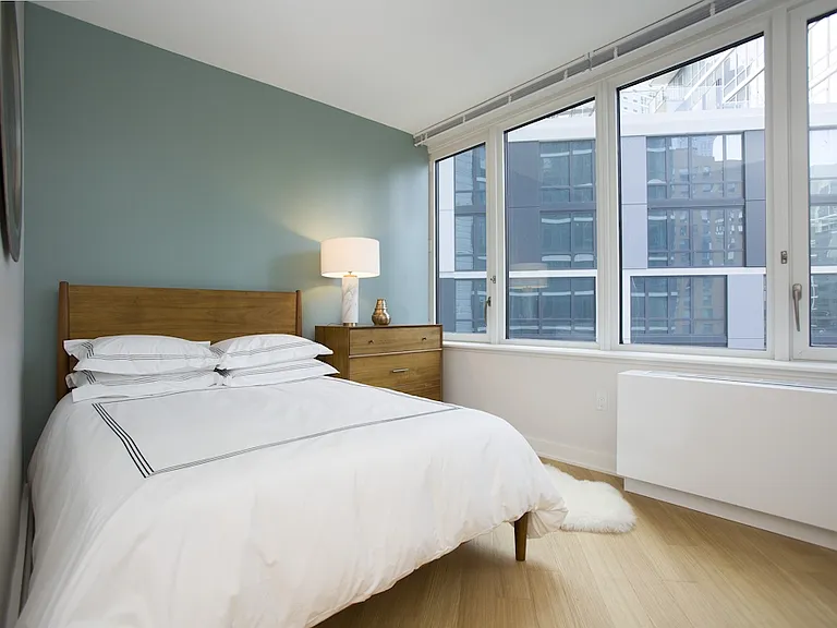 43-25 Hunter St #2905W — Photo 1