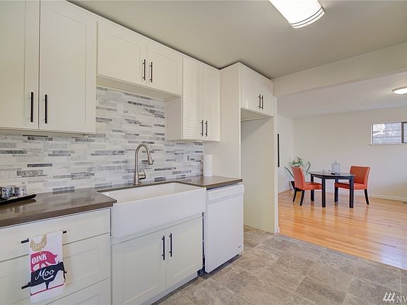 4th image of 11743 22nd Ave NE