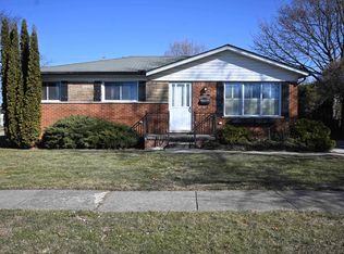 11519 Edgeton Dr, Warren, MI 48093